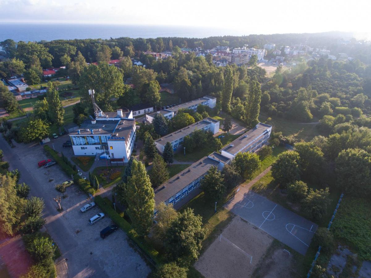 Hotel Osrodek Wczasowy Helios Jastrzębia Góra Exterior foto