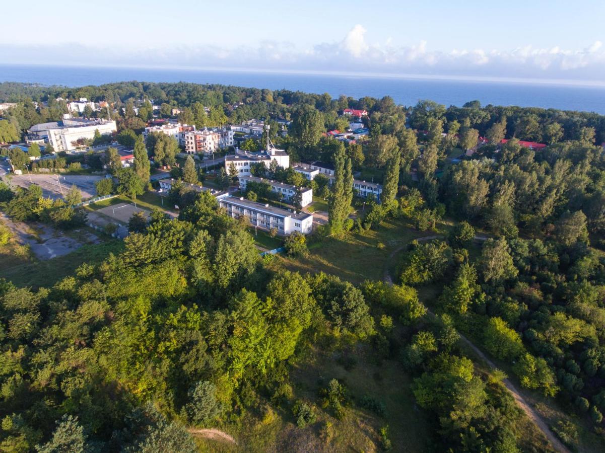 Hotel Osrodek Wczasowy Helios Jastrzębia Góra Exterior foto